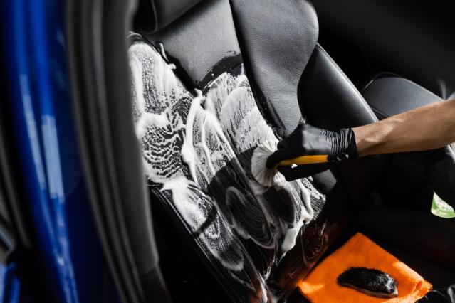 nettoyage voiture intérieur extérieur